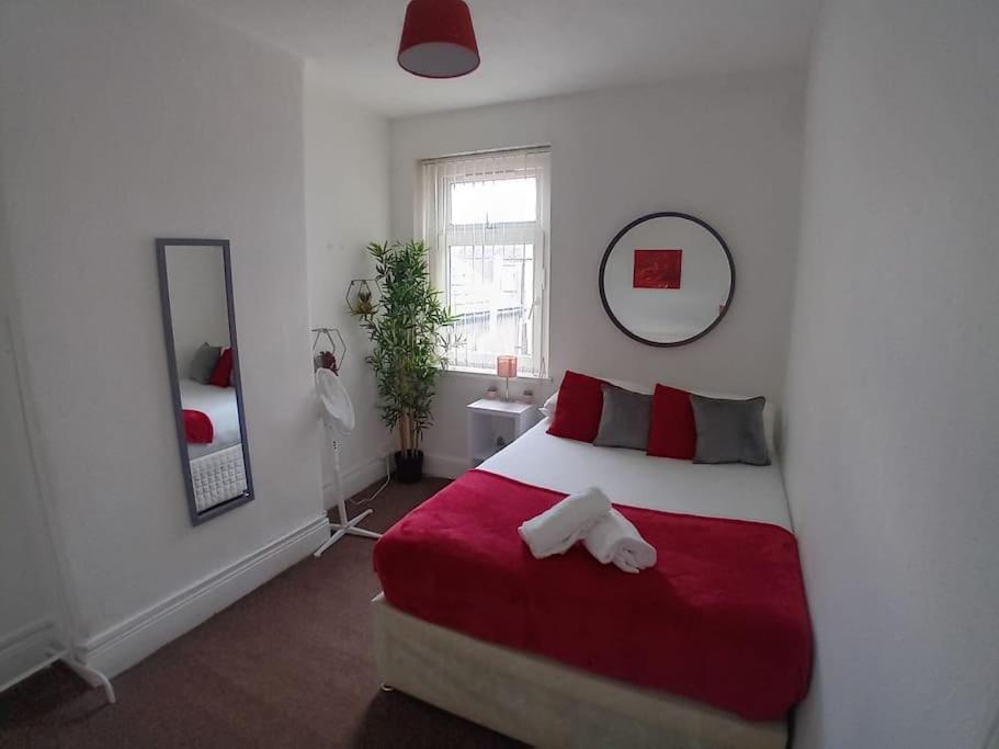 Large Family Home Central Location 3 Double Bedrooms And 1 Single Bedroom Cardiff Exterior photo