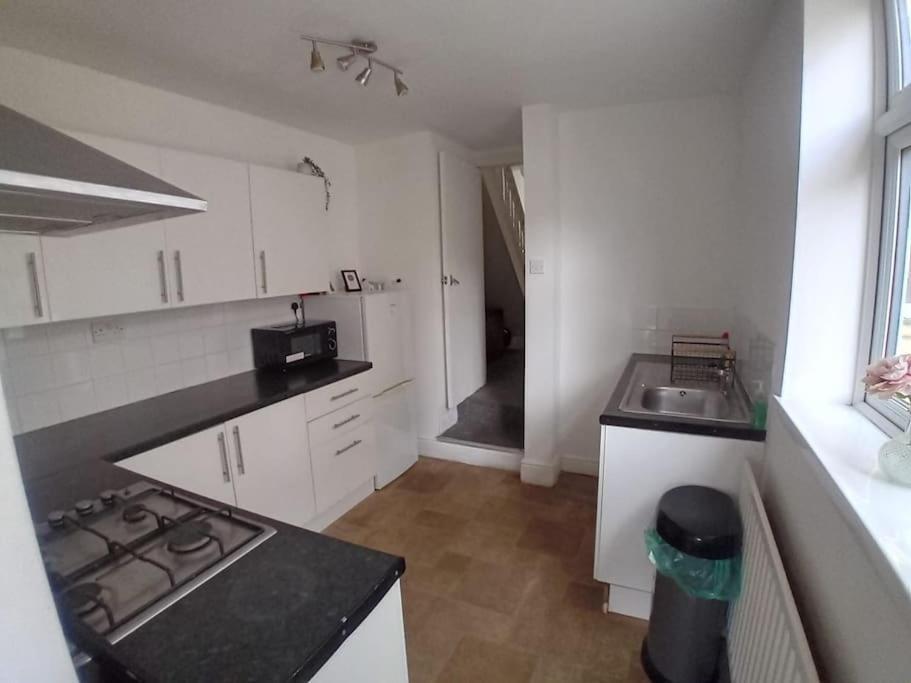 Large Family Home Central Location 3 Double Bedrooms And 1 Single Bedroom Cardiff Exterior photo
