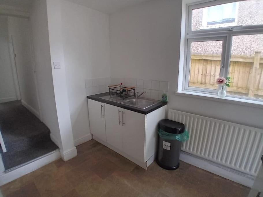 Large Family Home Central Location 3 Double Bedrooms And 1 Single Bedroom Cardiff Exterior photo