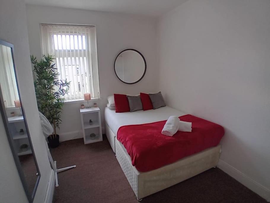 Large Family Home Central Location 3 Double Bedrooms And 1 Single Bedroom Cardiff Exterior photo